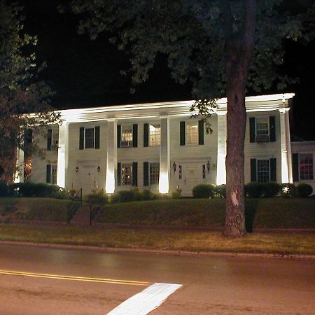 Rider'S Inn Painesville Exterior photo